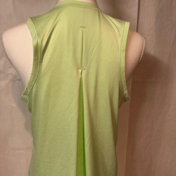 Columbia Women's Mint Green Sleeveless Top - Picture 12 of 13